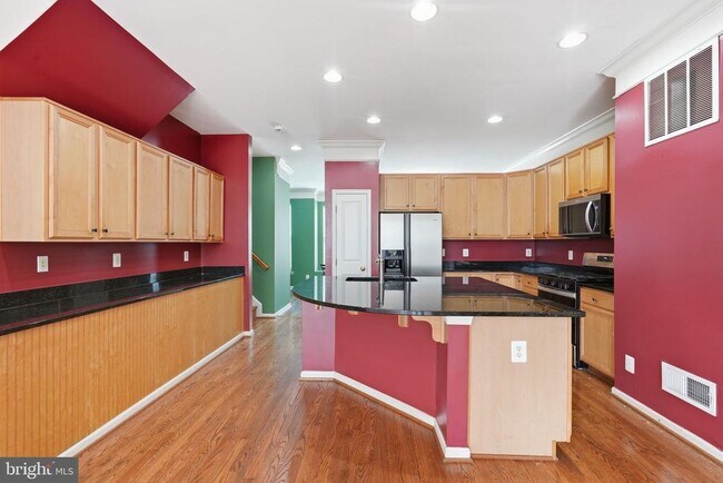 Building Photo - 22862 Cartier Terrace