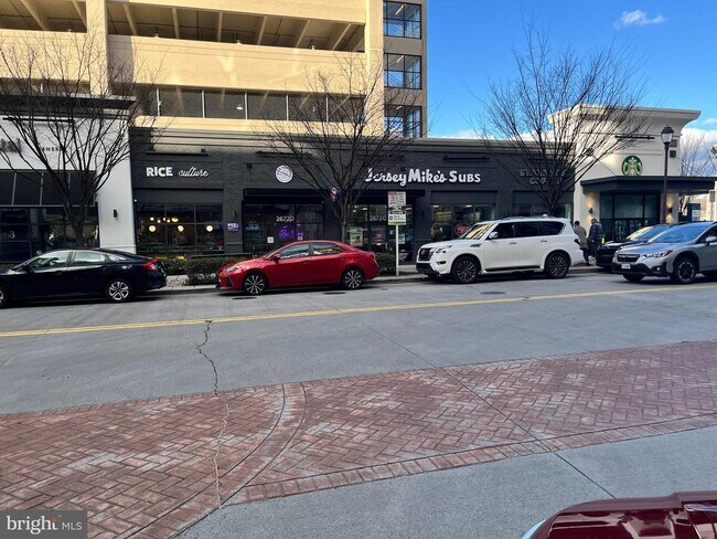 Building Photo - 2700 Bellforest Ct