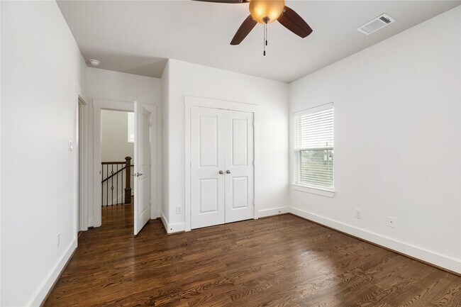 Building Photo - 829 Wakefield Dr