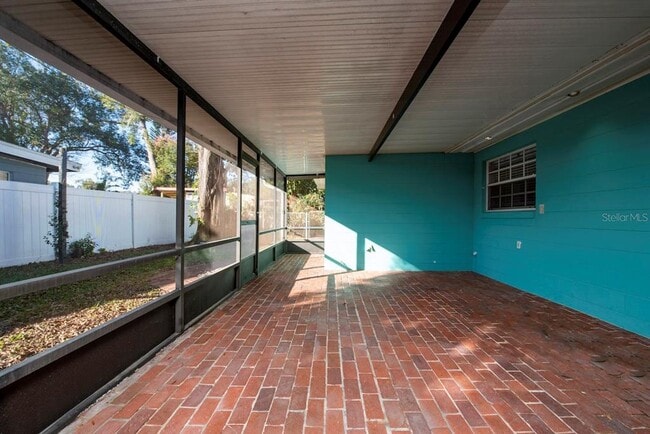 Building Photo - 640 Roberta Ave