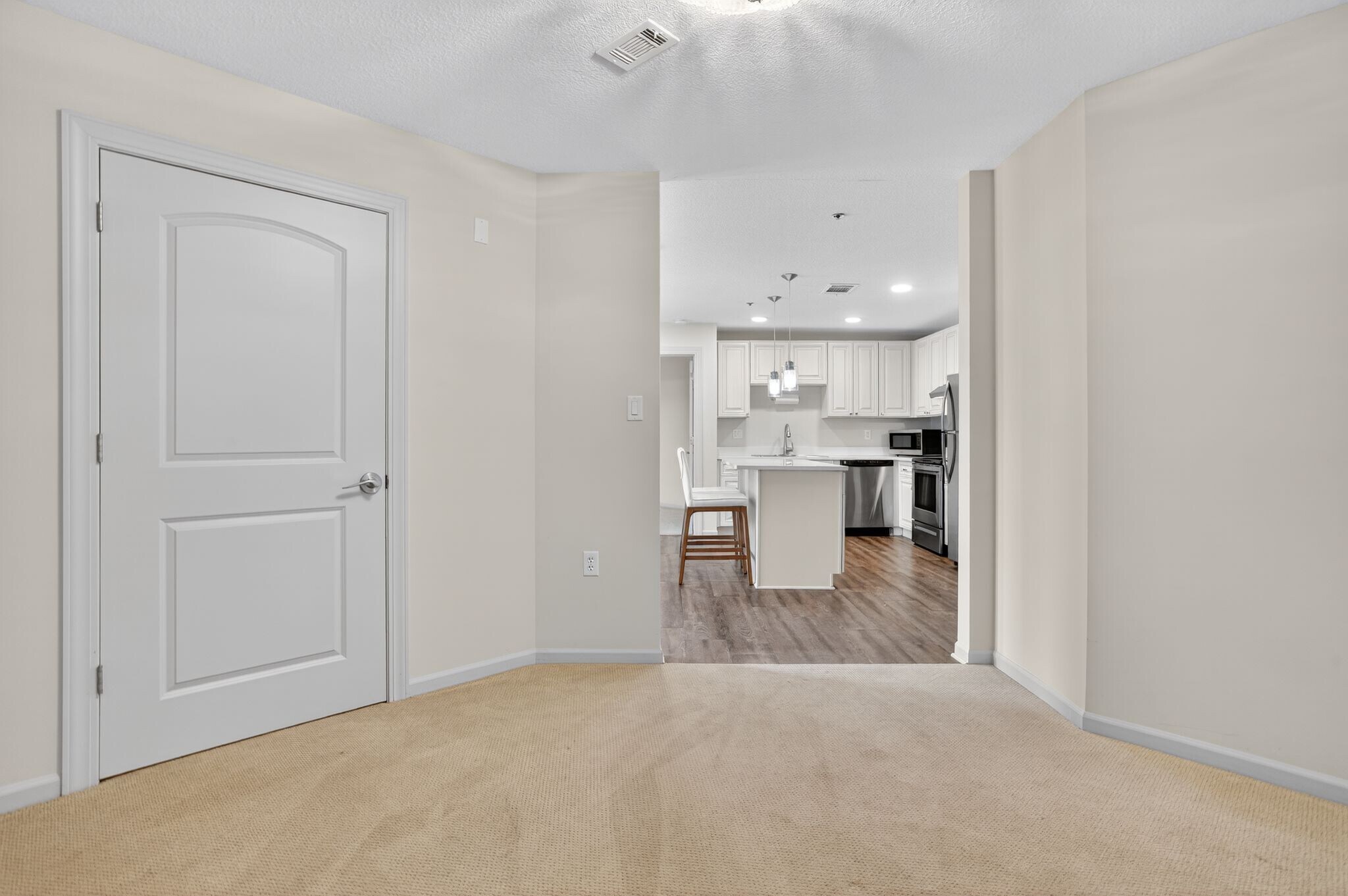 Building Photo - 2900 NE Kendallwood Pkwy