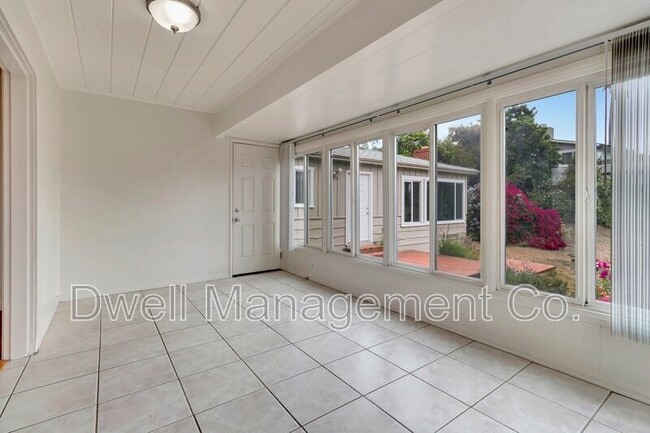 Building Photo - 4661 Lee Ave