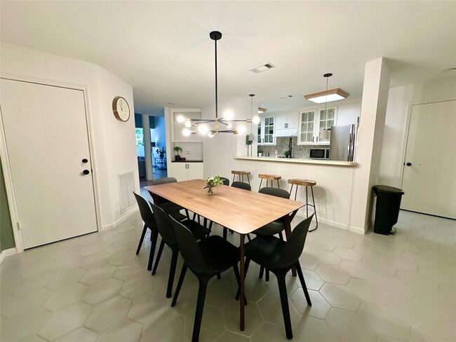 Building Photo - 2607 Rice Boulevard