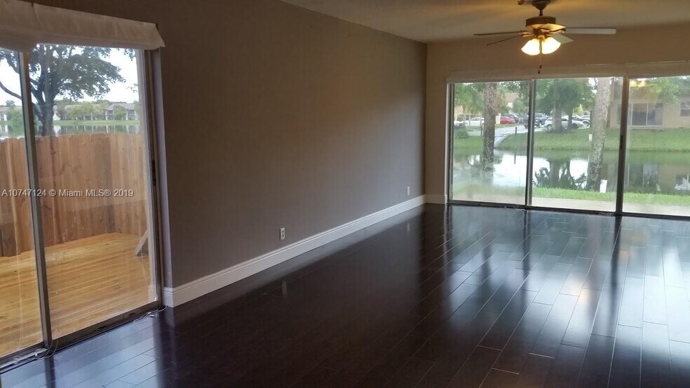 Building Photo - 3641 NW 95th Ter