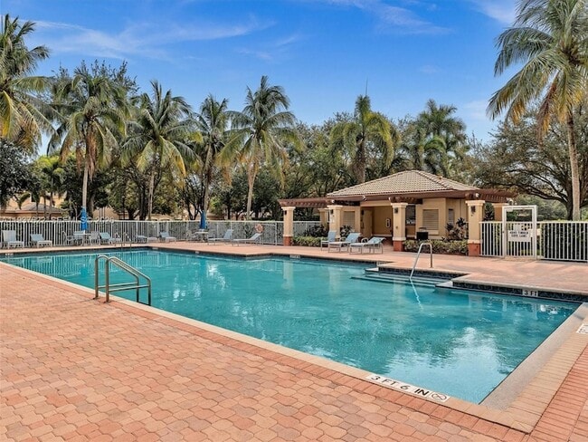 Building Photo - 3878 Tree Top Dr