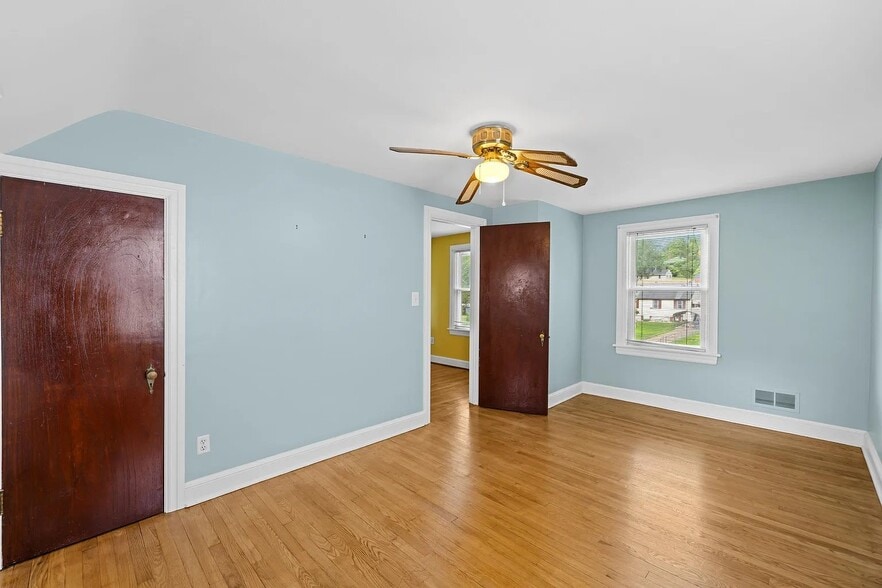 Building Photo - 1206 Spring Hill Rd