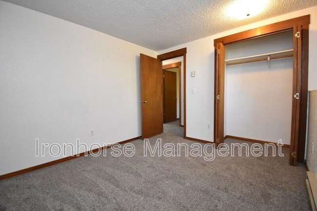 Building Photo - 119 S 15th Ave