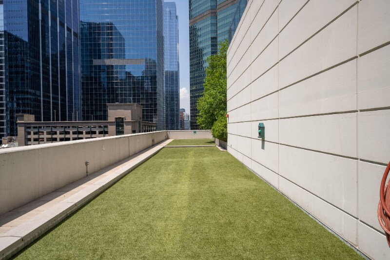 Building Photo - 180 W Lake St