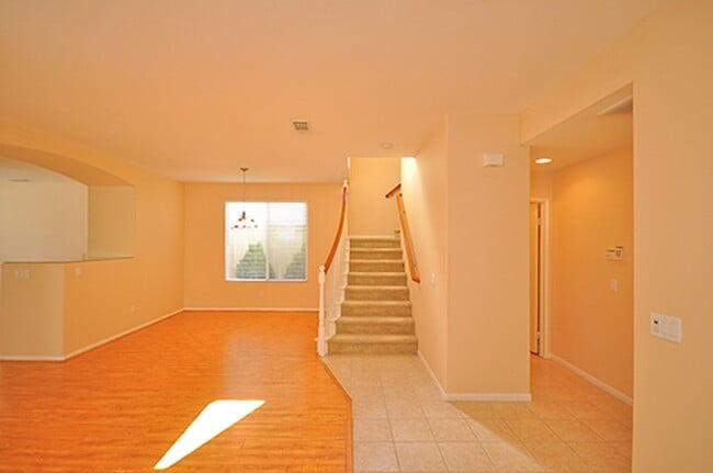Building Photo - Spacious 5 Bedroom Family Home in Rancho del Oro!