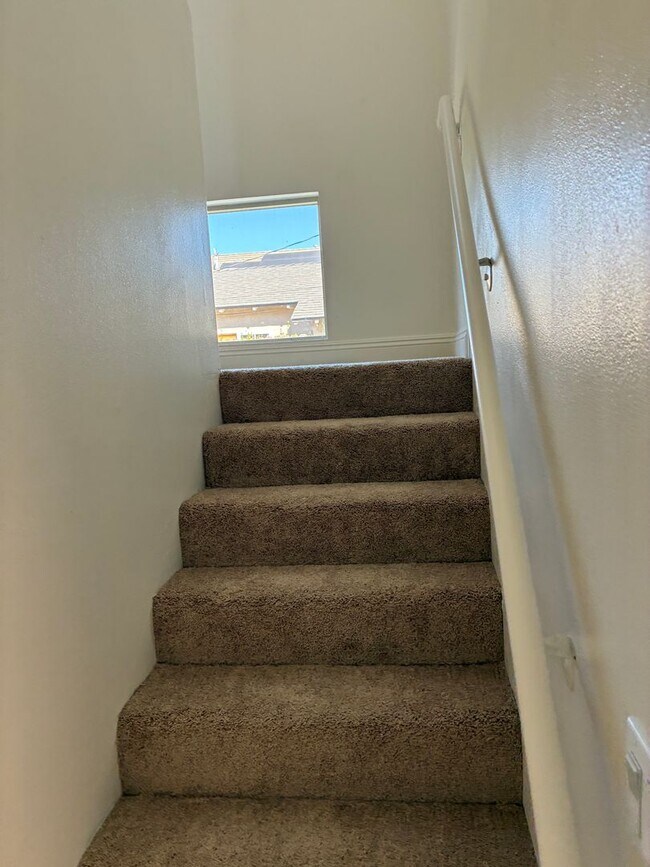 Building Photo - 9619Long