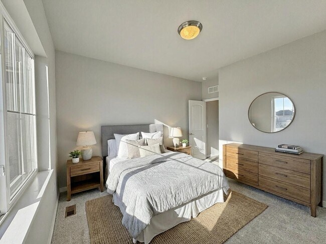 Building Photo - 8633 Noreen Falls Dr