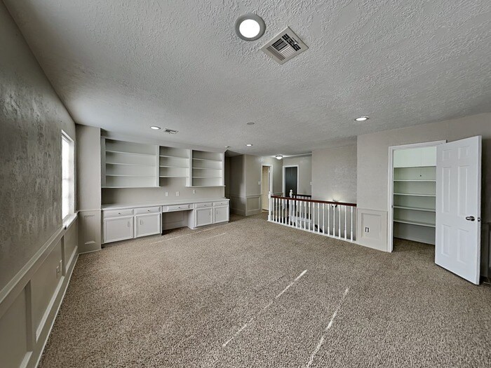 Building Photo - 1906 Tucumcari Dr