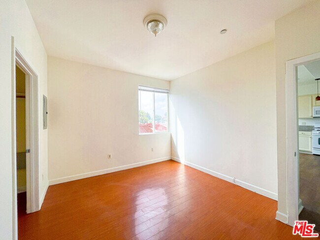 Building Photo - 1412 S Sherbourne Dr