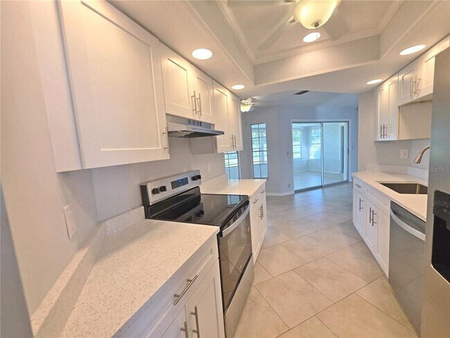 Building Photo - 1379 Cambridge Dr