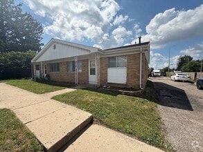 Building Photo - Duplex Unit in Central Peoria