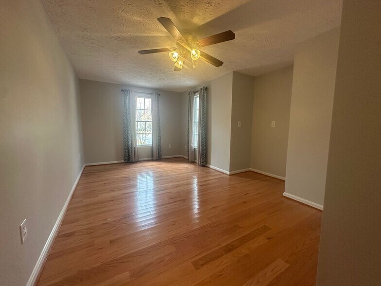 Building Photo - 804 Mason Rd