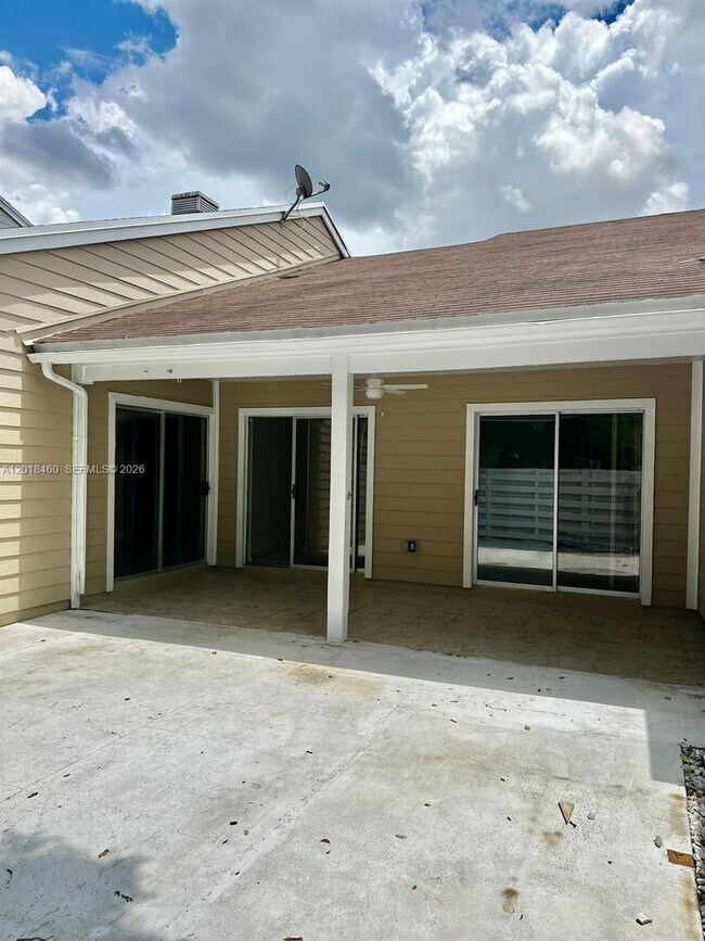 Building Photo - 14530 SW 142nd Ct Cir