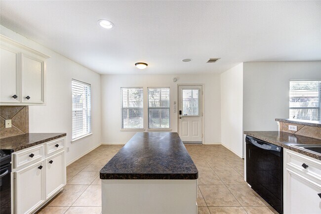 Building Photo - 2115 Sherbrook Park Ln