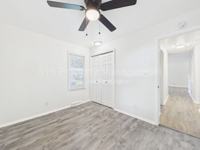 Building Photo - 11018 Booth Ave