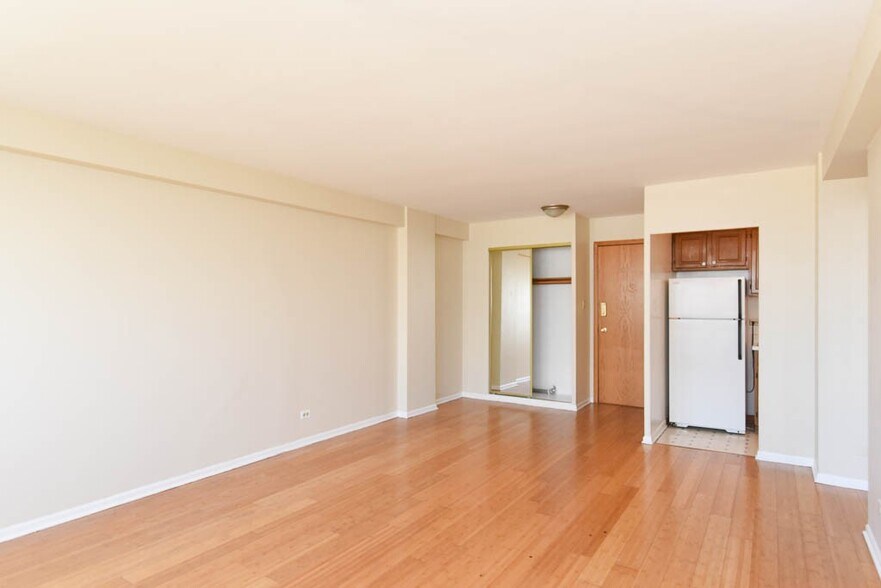 Building Photo - 4180 N Marine Dr
