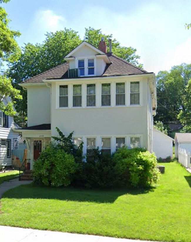 Building Photo - 2739 Buchanan St NE