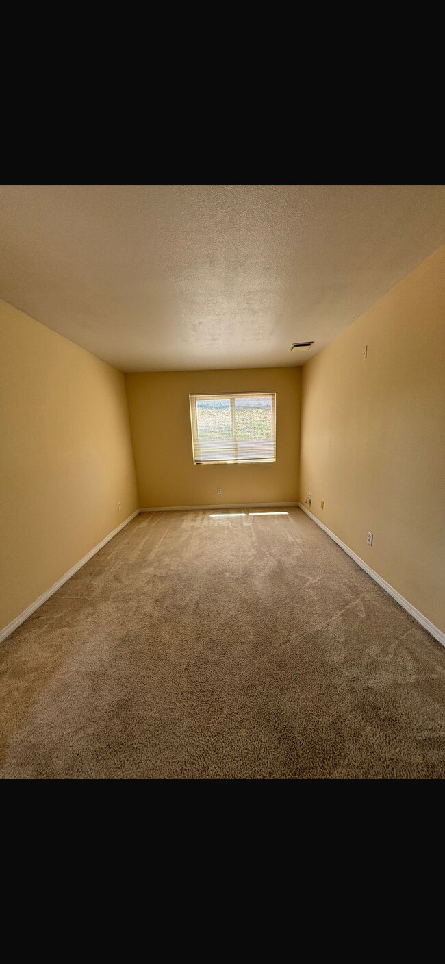 Building Photo - 3040 Alta View Dr