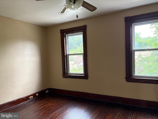 Building Photo - 59 S Park Ave