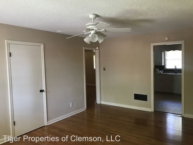 Building Photo - 218 Cochran Rd