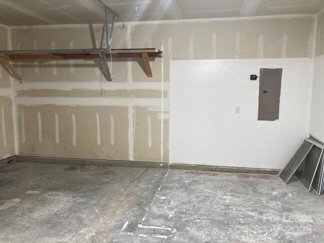 Building Photo - 5075 Meanna Drive