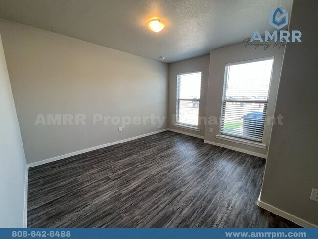 Building Photo - 2125 N Texas Ave