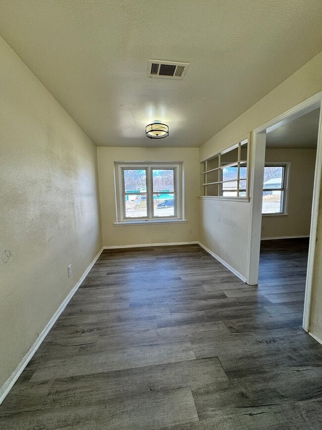 Building Photo - 3-Bedroom with Garage in Cul-de-Sac