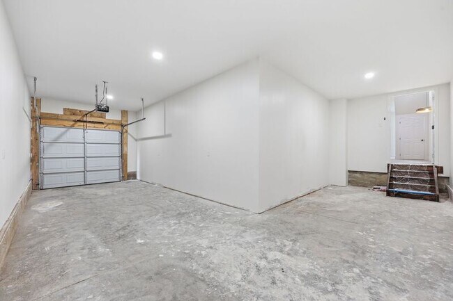 Building Photo - 830-834 Oak Street