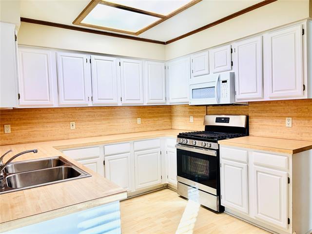 Building Photo - 2220 College Pkwy