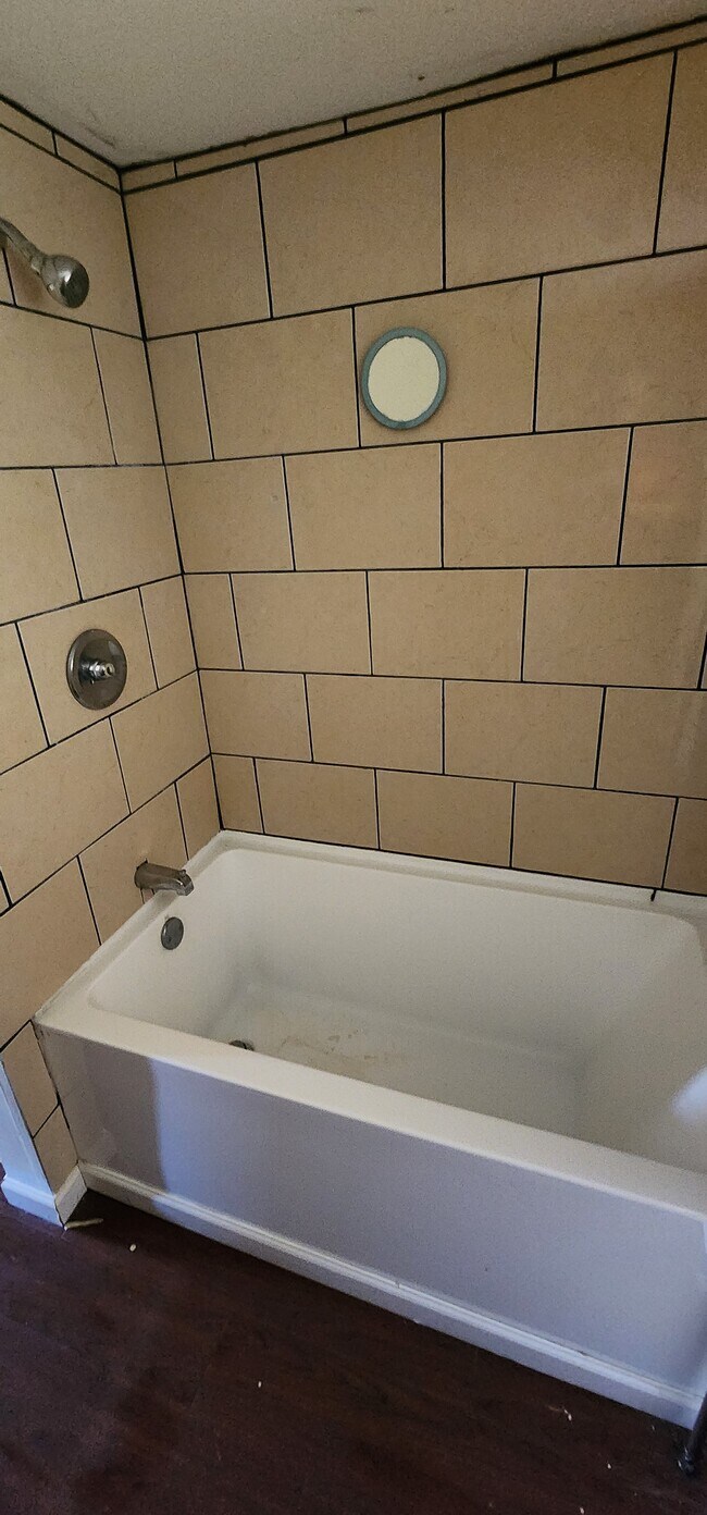 Building Photo - 274 N Main St