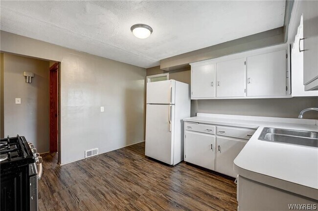 Building Photo - 191 Eastland Pkwy