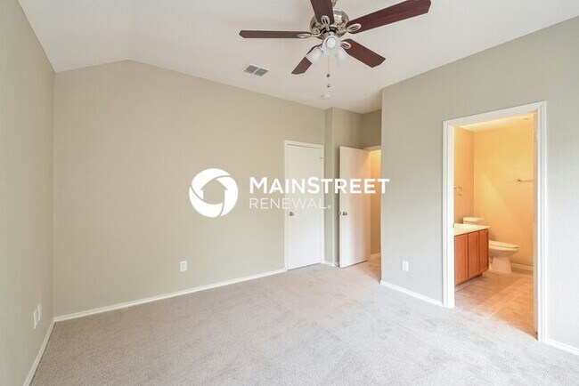 Building Photo - 3 Bedroom Pet-Friendly Home in Converse, TX with Main Street Renewal