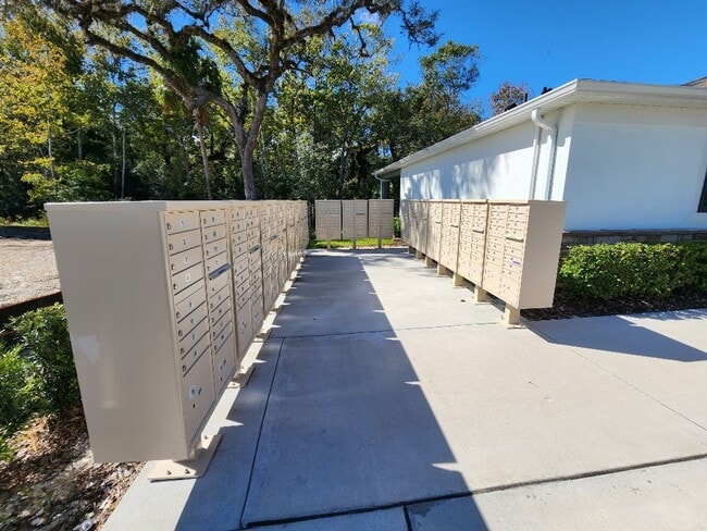 Building Photo - Lovely 4 Bedroom Home at Oak Leaf Preserve