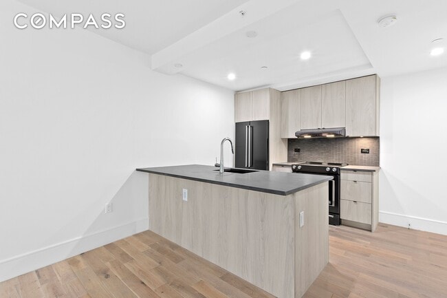 Building Photo - 15 E 19th St