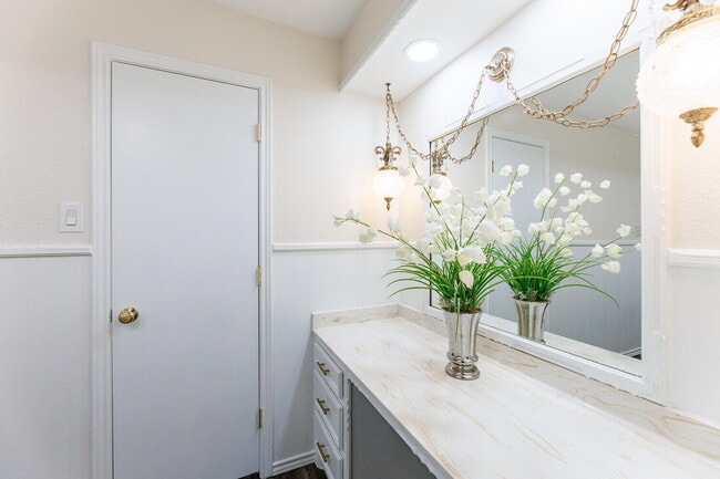 Building Photo - 5703 80th St