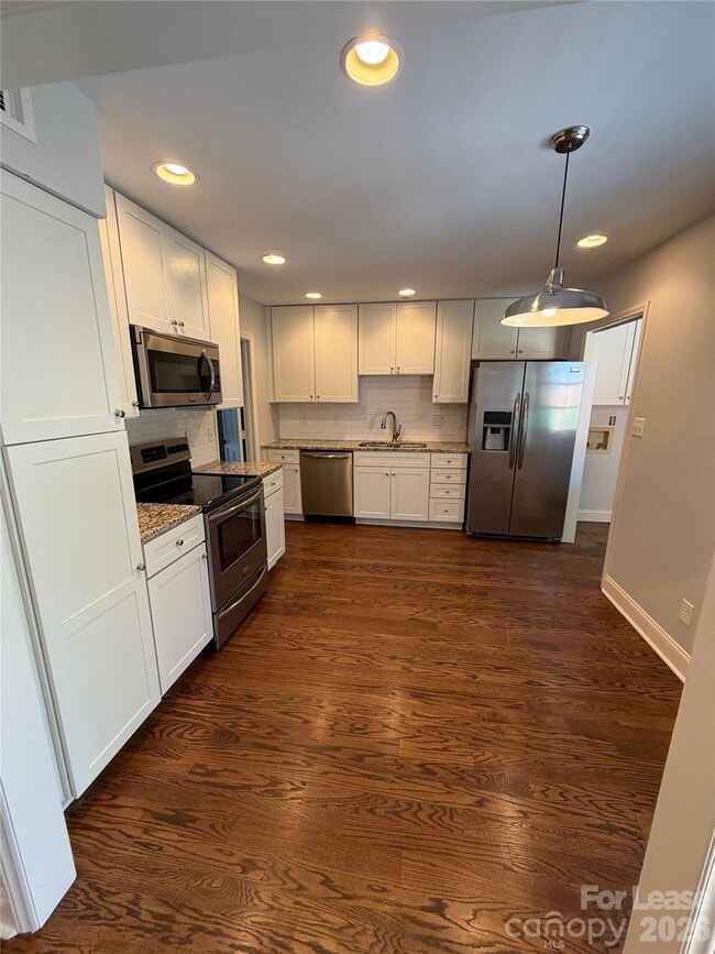 Building Photo - 6648 Bunker Hill Cir