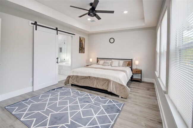 Building Photo - 9305 Tower St