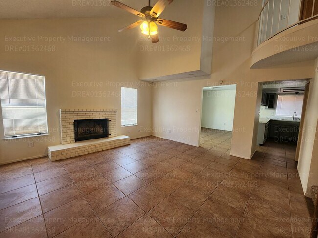 Building Photo - 3 bedroom/ 2.5 bathroom