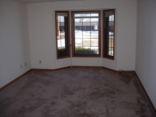 Building Photo - N58W23983 Hastings Ct