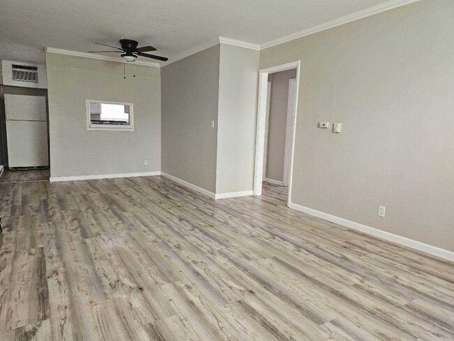 Building Photo - 6028 Laurel Hall Dr