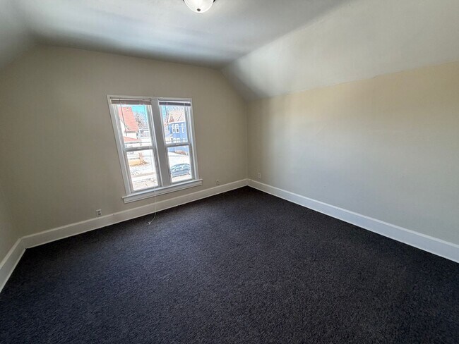 Building Photo - 825 Scott Ave