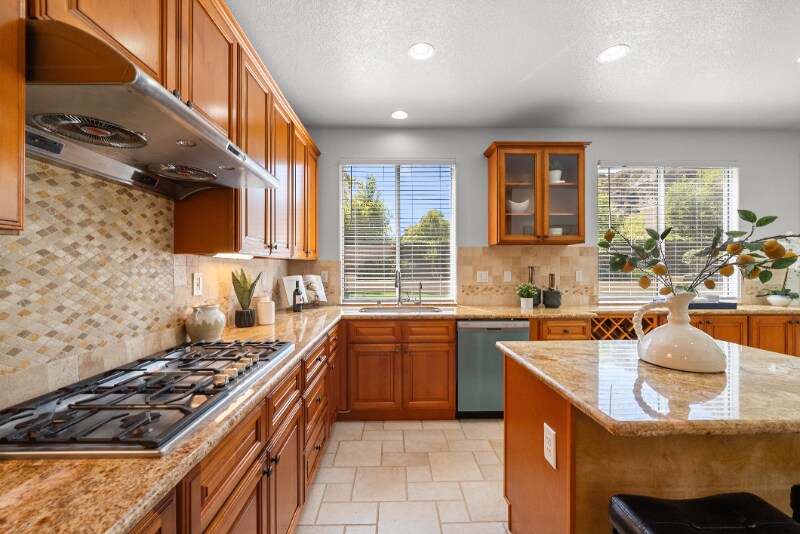 Building Photo - 26440 Brooks Cir