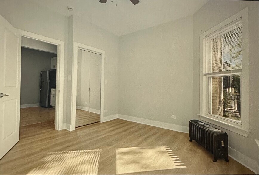 Building Photo - 7600 N Sheridan Rd