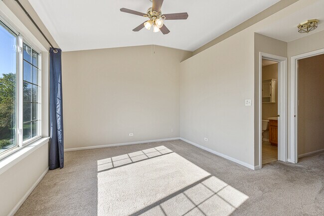 Building Photo - 3103 Anton Dr