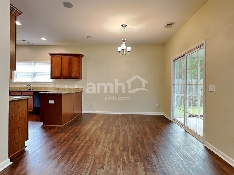 Building Photo - 498 Stonebridge Cir