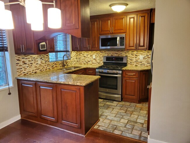 Awesome Kitchen 1 - 1154 Briarcliff Rd NE